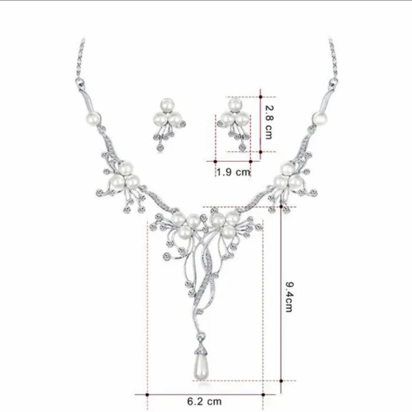 NWT Earrings and necklace set - Picture 4 of 4